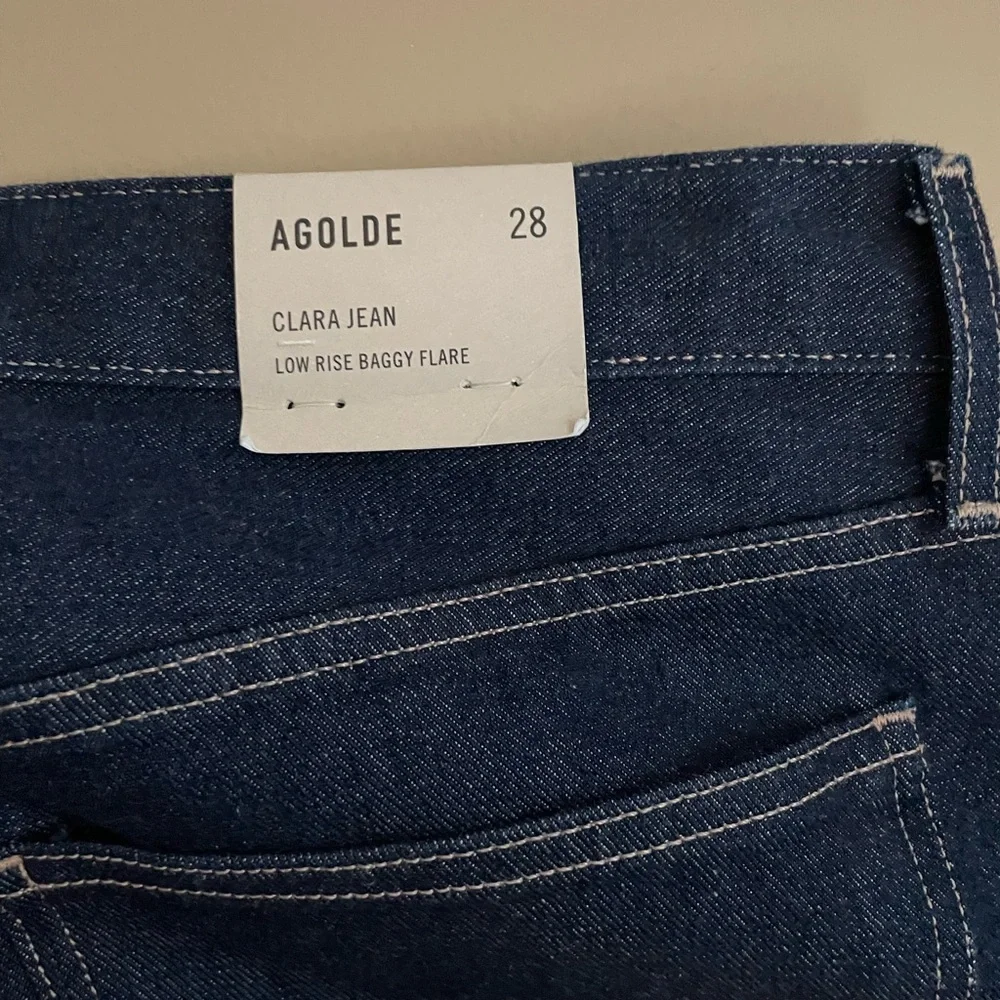 Agolde NWT size 28 Clara Jeans 
Low Rise Baggy Flare whisper dark blue - Picture 9 of 13